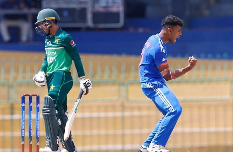 Rajvardhan Hangargekar celebrates after taiking a wicket against Pakistan A in the ACC Emerging Asia Cup 2023 (Image Credits: Rajvardhan Hangargekar's Instagram)